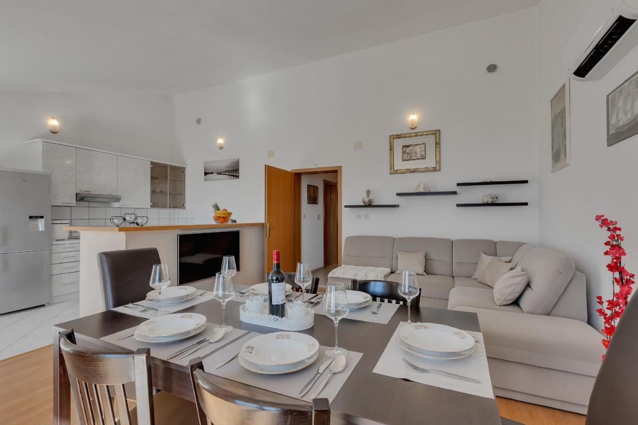 Apartman Sara Baška Voda Zewnętrze zdjęcie