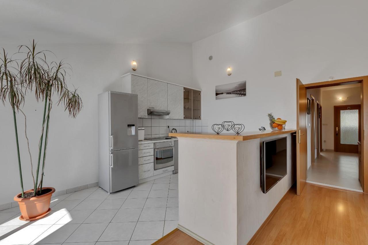 Apartman Sara Baška Voda Zewnętrze zdjęcie
