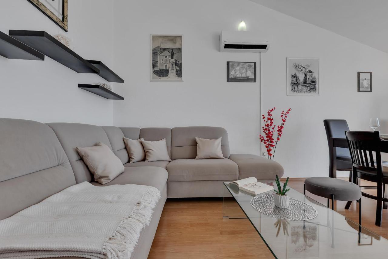 Apartman Sara Baška Voda Zewnętrze zdjęcie